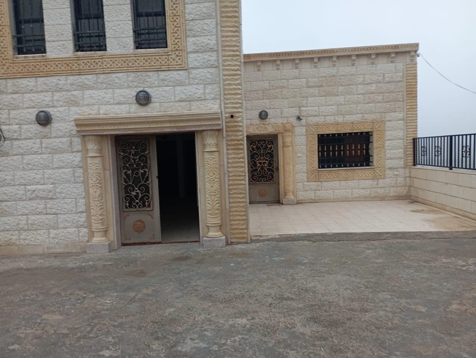 فيلا/منزل في جرش / قفقفا - 180,000 دأ - صورة 1