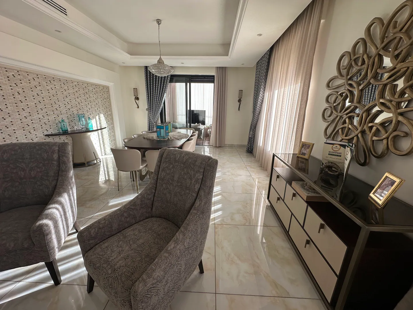 شقة في عمان- ام السماق- شارع العامرة - 325,000 دأ - صورة 1