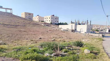 أرض - الزرقاء حي الأحمد قرب سجن بيرين - 15000 دأ