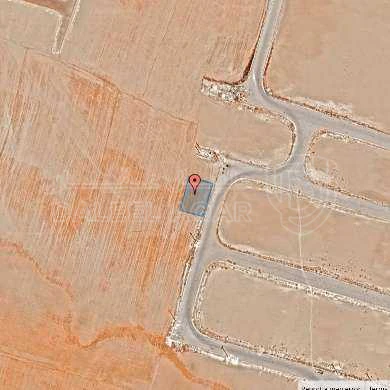 أرض في قرية الصلاحية - امتداد طريق المطار - 27,500 دأ - صورة 1
