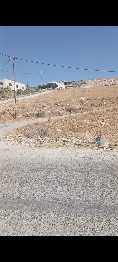 أرض في مدرسه خريسان طريق القنيه  - 28,000 دأ - صورة 1