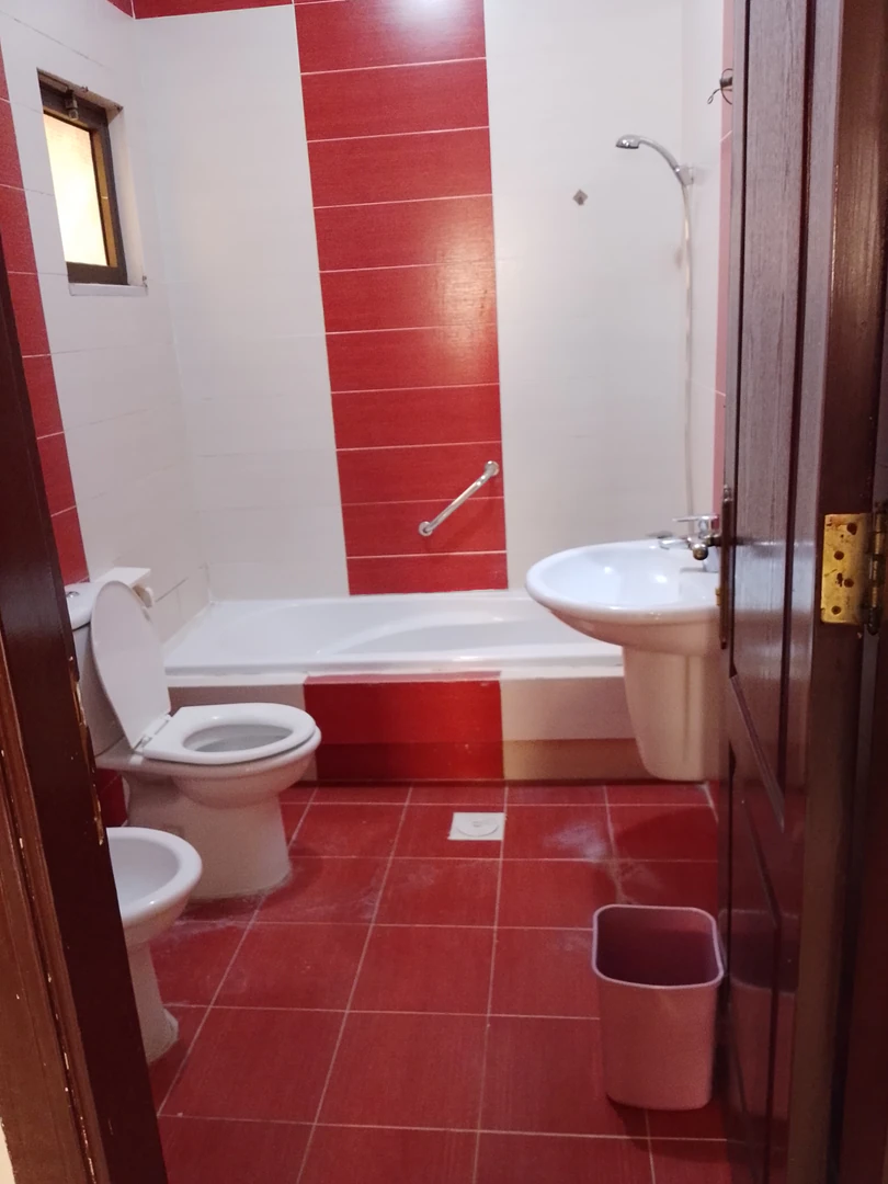 شقة في عمان الجبيهة حي الريان خلف البنك العربي  - 85,000 دأ - صورة 1