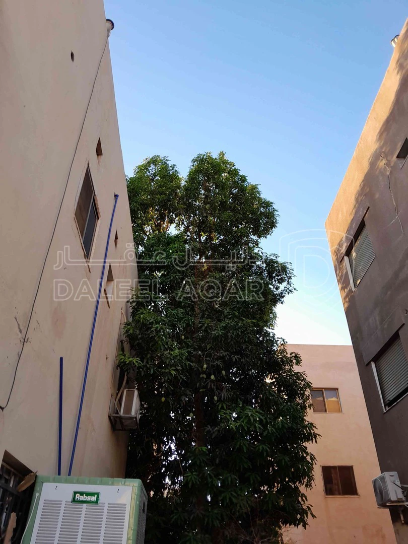 شقة في العاشرة الغربي مقابل مدرسة واحة الفكر الإسلامية - 36,000 دأ - صورة 1