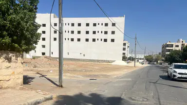أرض - ارض تجاري حي الرونق قرب شركة الحكمة - 525000 دأ