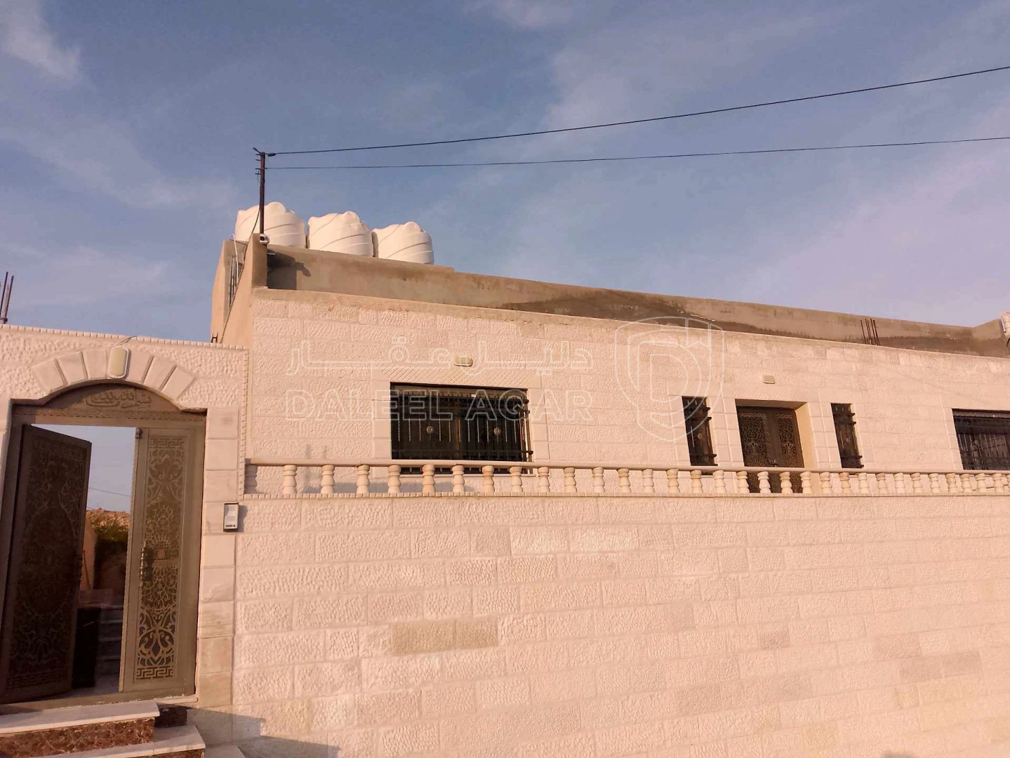 فيلا/منزل في منزل للبيع دوبلكس طابقين مشطب كامل مسكون 10شهور فقط مستقل عمر البناء 3سنوات شومر اسكان المهندسين مقابل مسجد الخير من المالك مباشره  - 150,000 دأ - صورة 1