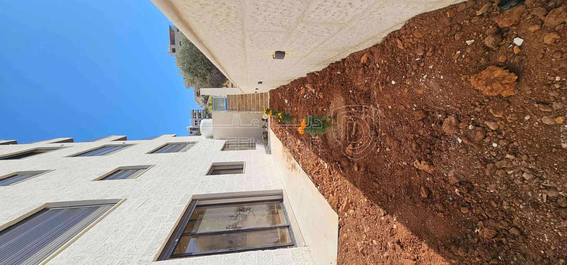 شقة في شقة شبة ارضية الجبيهه ام زويتينه - 98,000 دأ - صورة 1