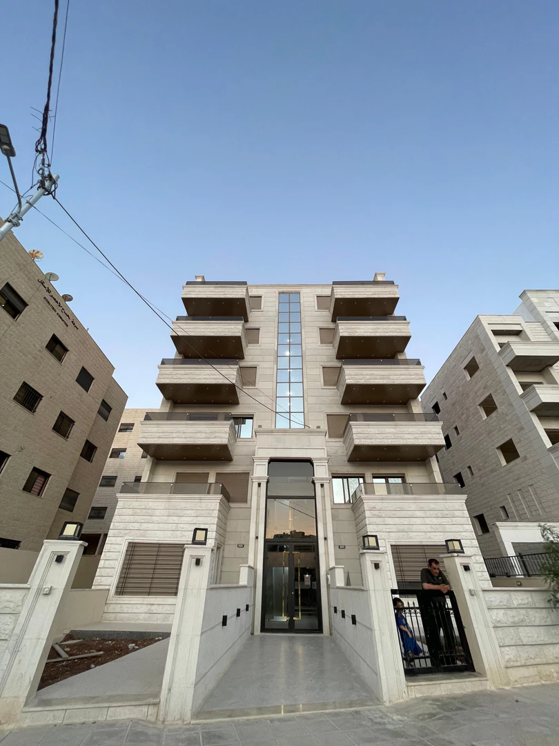 شقة في قرب الراعي مول - 55,000 دأ - صورة 1