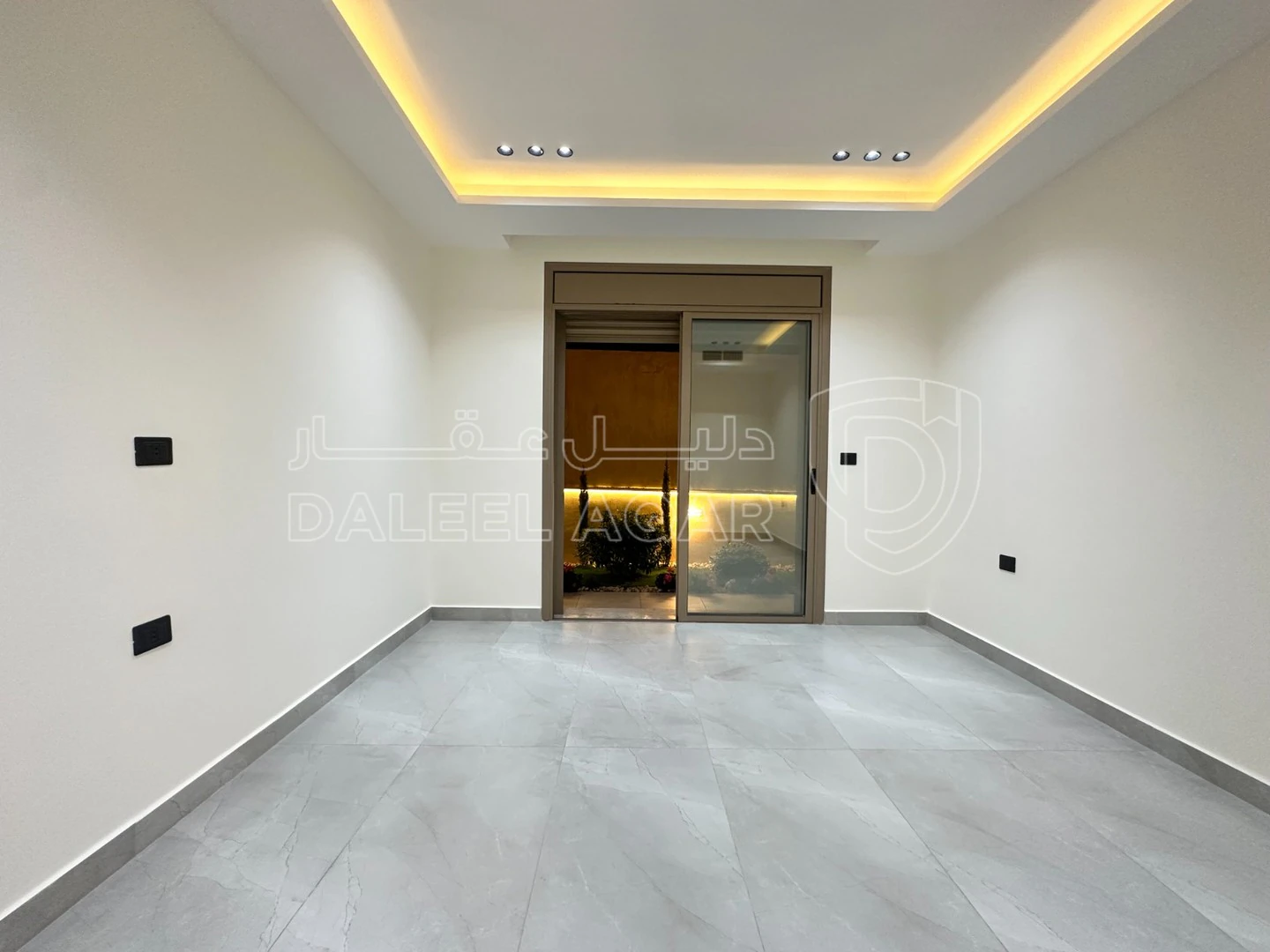 شقة في شارع اوس - 230,000 دأ - صورة 1