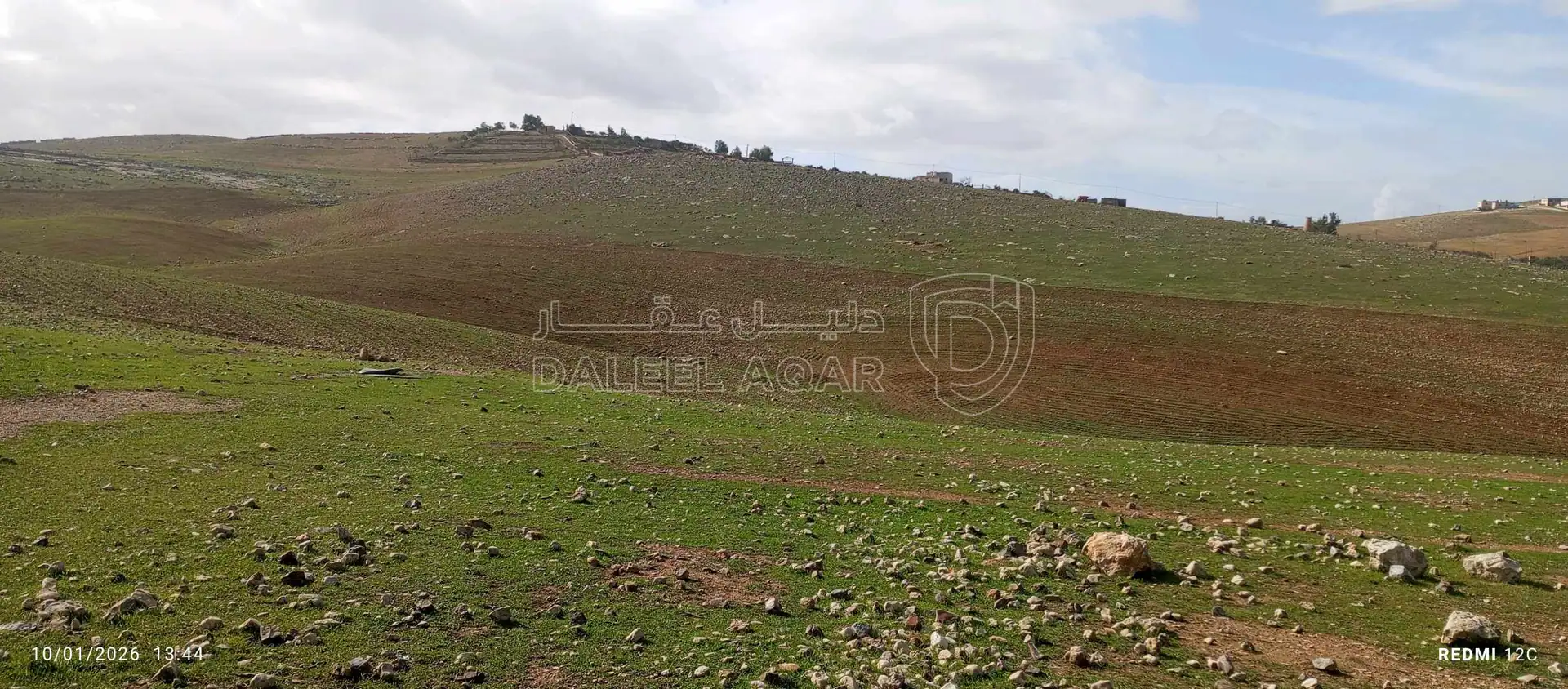 أرض في الزنية حي الظاهرية قريبة من الزرقاء - 15,000 دأ - صورة 1
