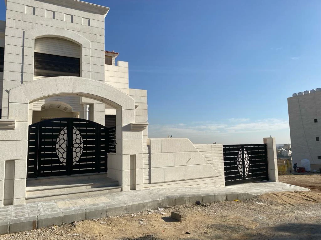 فيلا/منزل في طريق مرج الحمام البحر الميت.  مقابل كازيه السلام  - 525,000 دأ - صورة 1