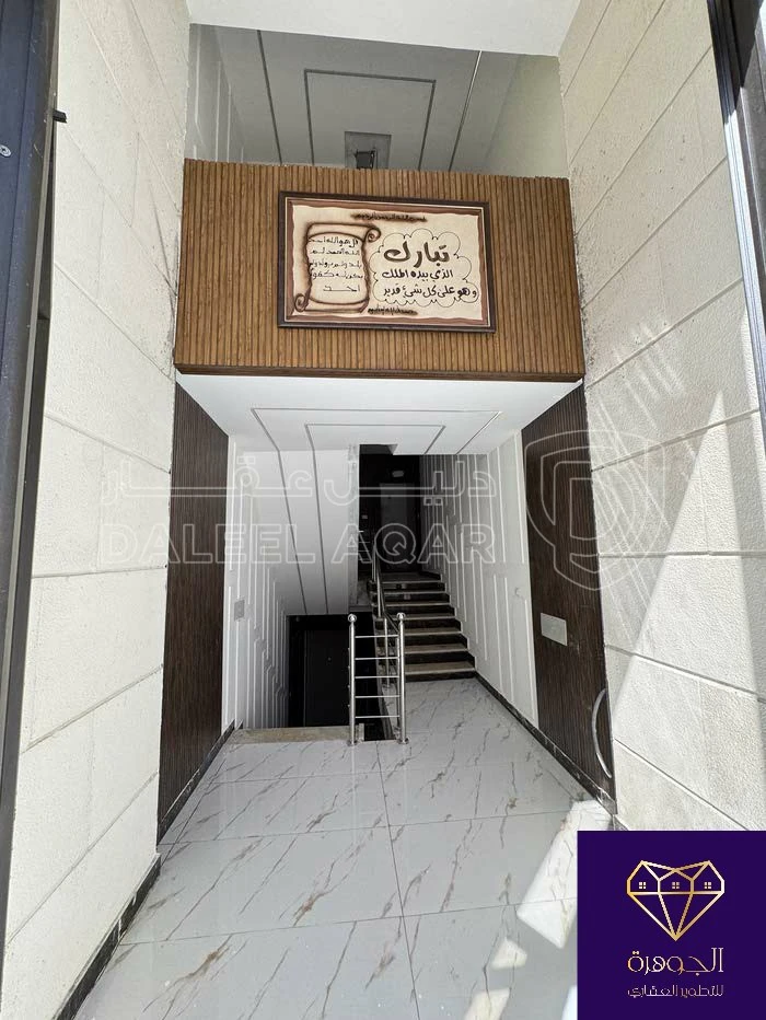 شقة في طابق اخير مع روف دوبلكس فاخر لم يسكن لقطه وبسعر مغري جداااا عرض خاص ع اخر شقة أرقى مناطق الجبيهة ام زويتنه  - 105,000 دأ - صورة 1