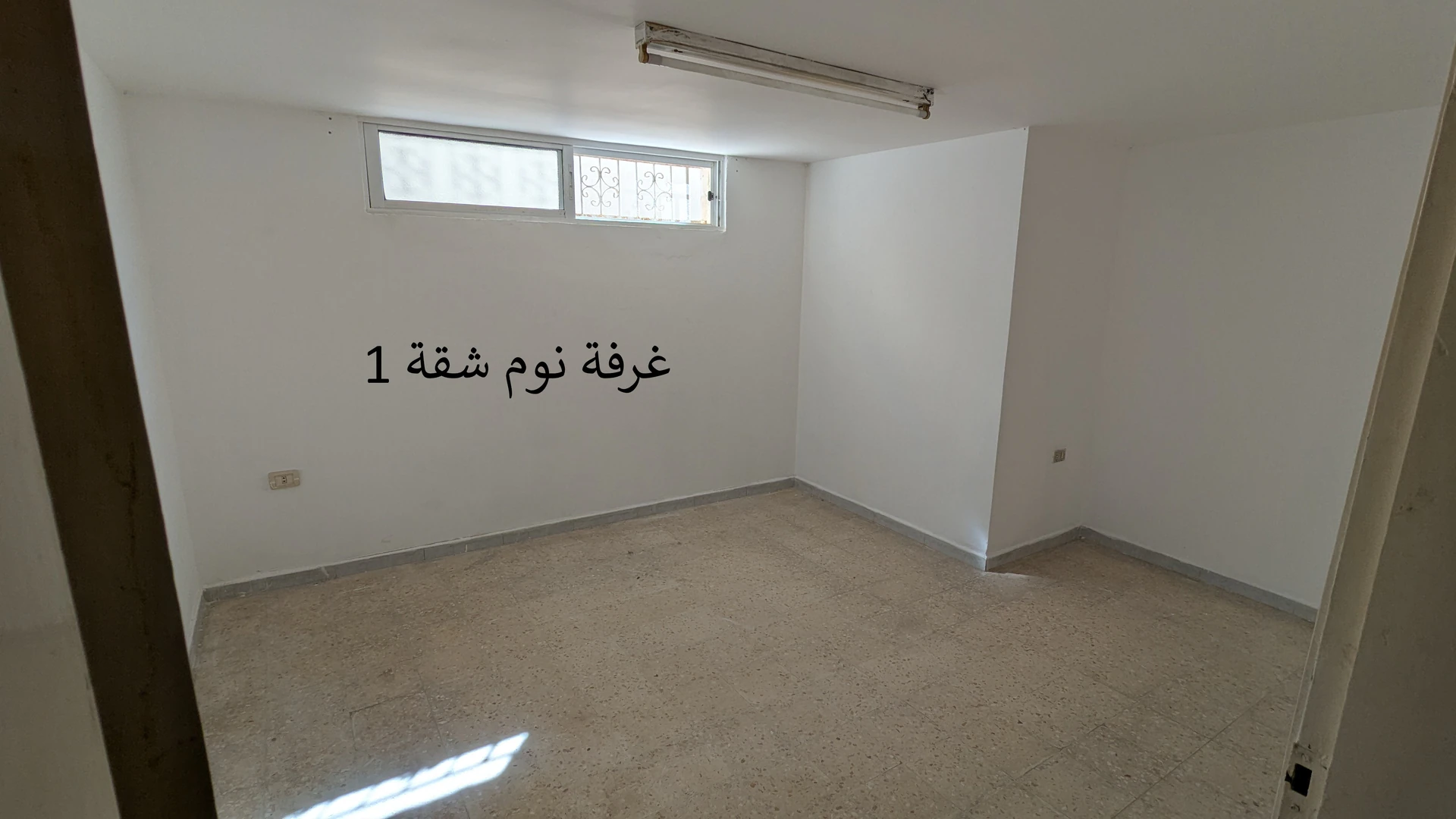 شقة في ضاحية الامير حسن قرب صيدلية عمر شاهين - 25,000 دأ - صورة 1