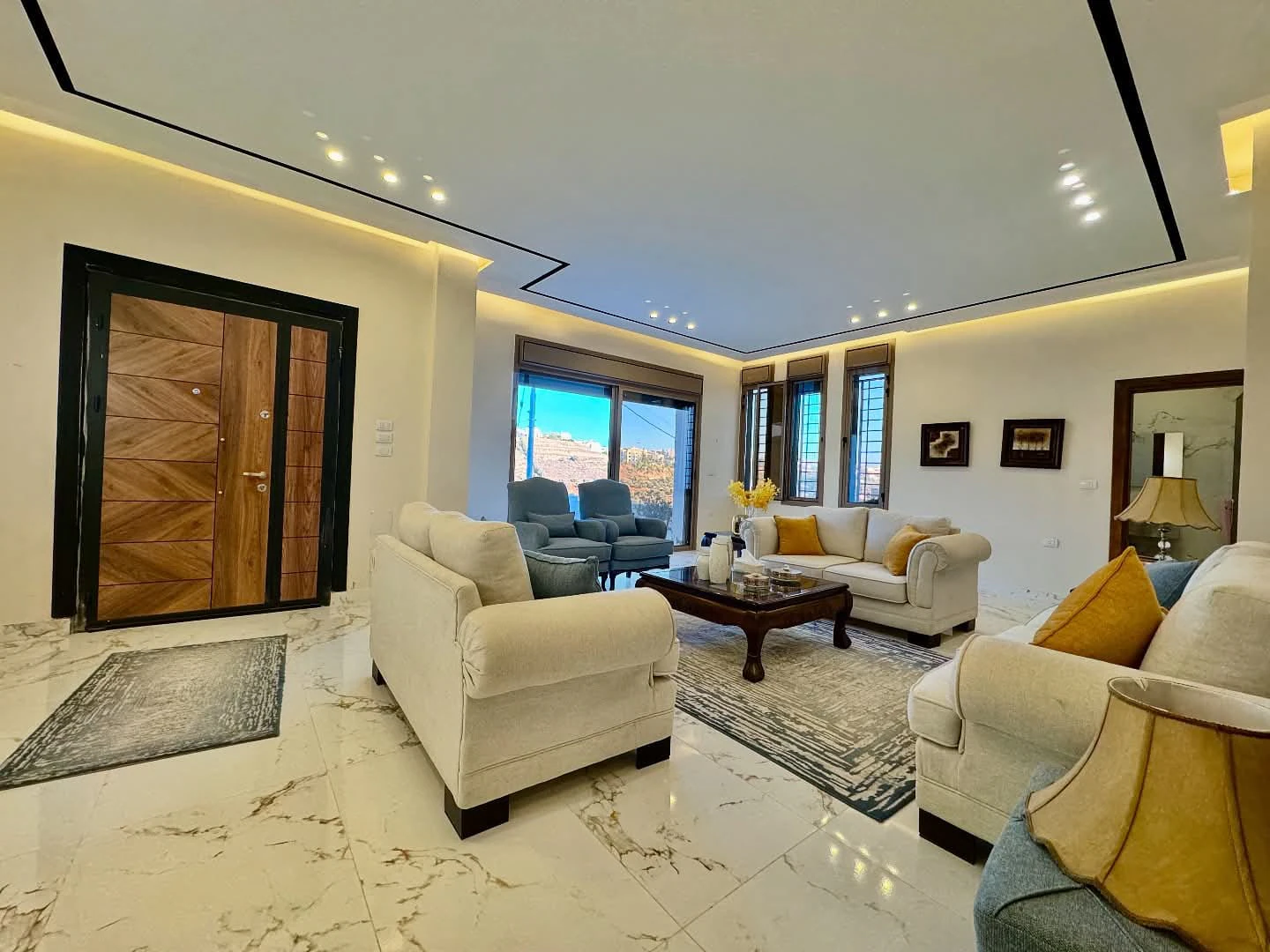 فيلا/منزل في البحاث - 390,000 دأ - صورة 1