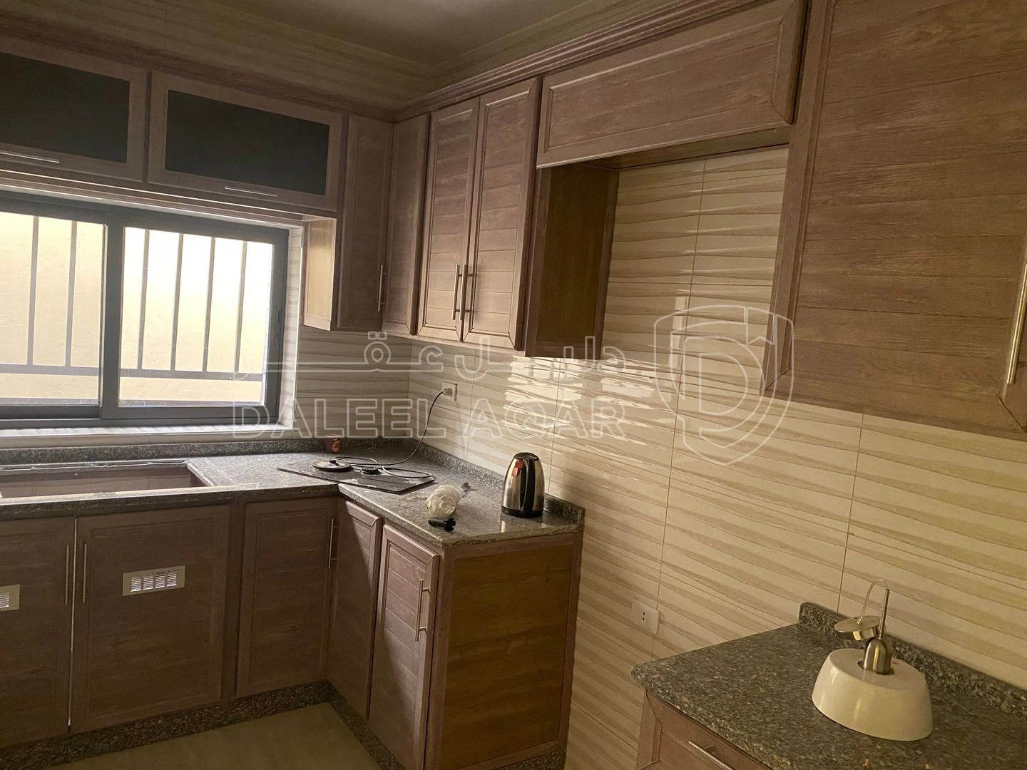 مبنى في عمان جبل الاشرفيه شارع دبي - 98,000 دأ - صورة 1