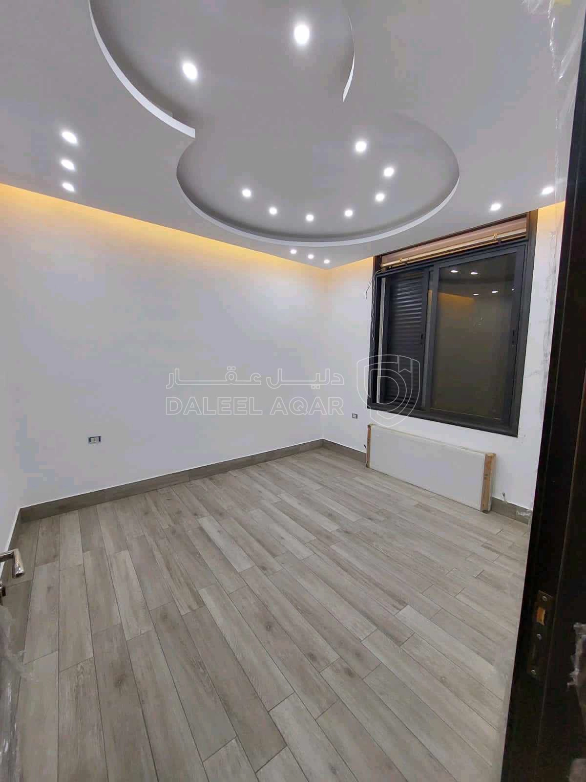 شقة في البنيات - 130,000 دأ - صورة 1