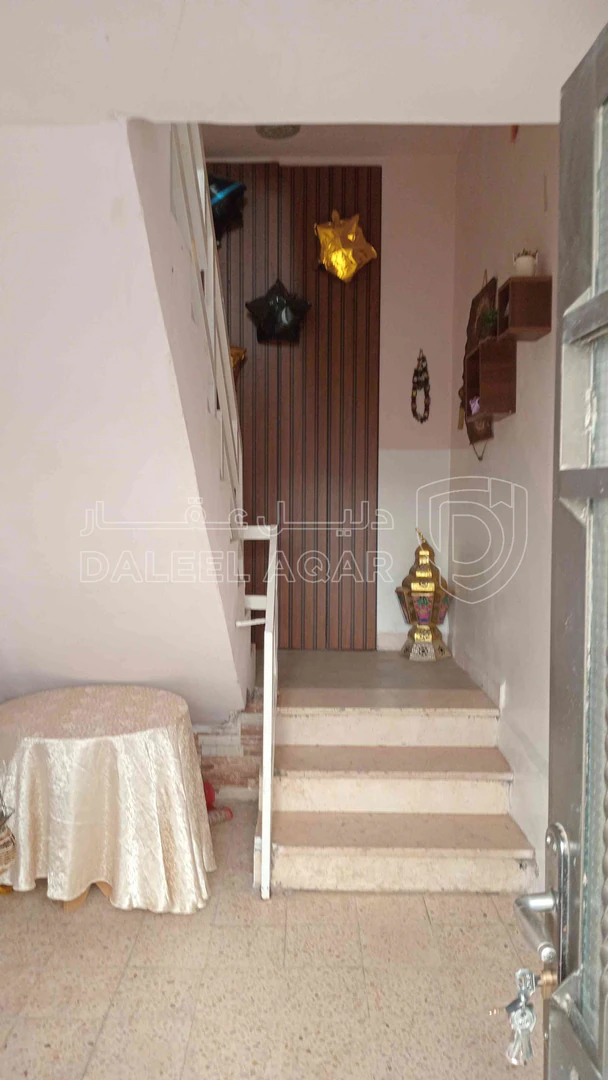 فيلا/منزل في صويلح الحي الشرقي مقابل كازيه توتال دخله مطعم الحناين شارع محمد اسماعيل العطيات - 160,000 دأ - صورة 1