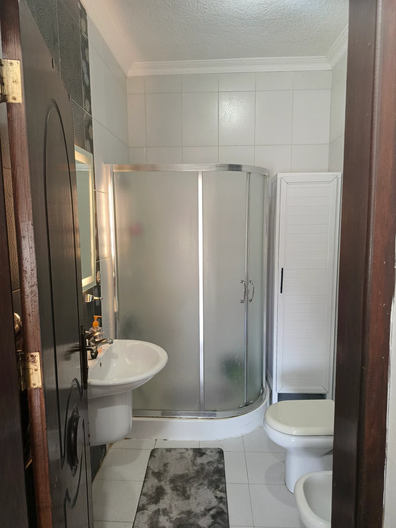 شقة في الجبيهه - الكليه العلميه الاسلاميه   - 65,000 دأ - صورة 1