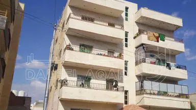 مبنى في آخر شارع السلطه بالقرب من الجامع القديم  - 200,000 دأ - صورة NaN
