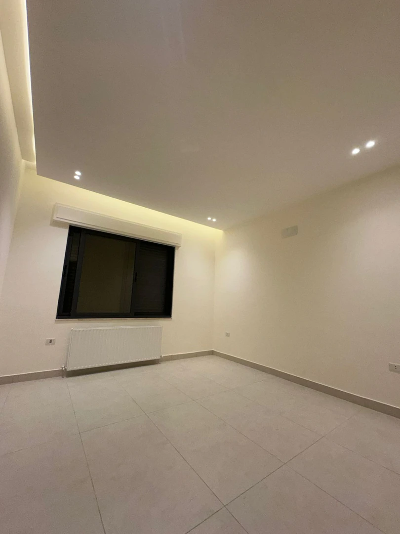 شقة في قرب اشارات حي الصحابه - 118,000 دأ - صورة 1