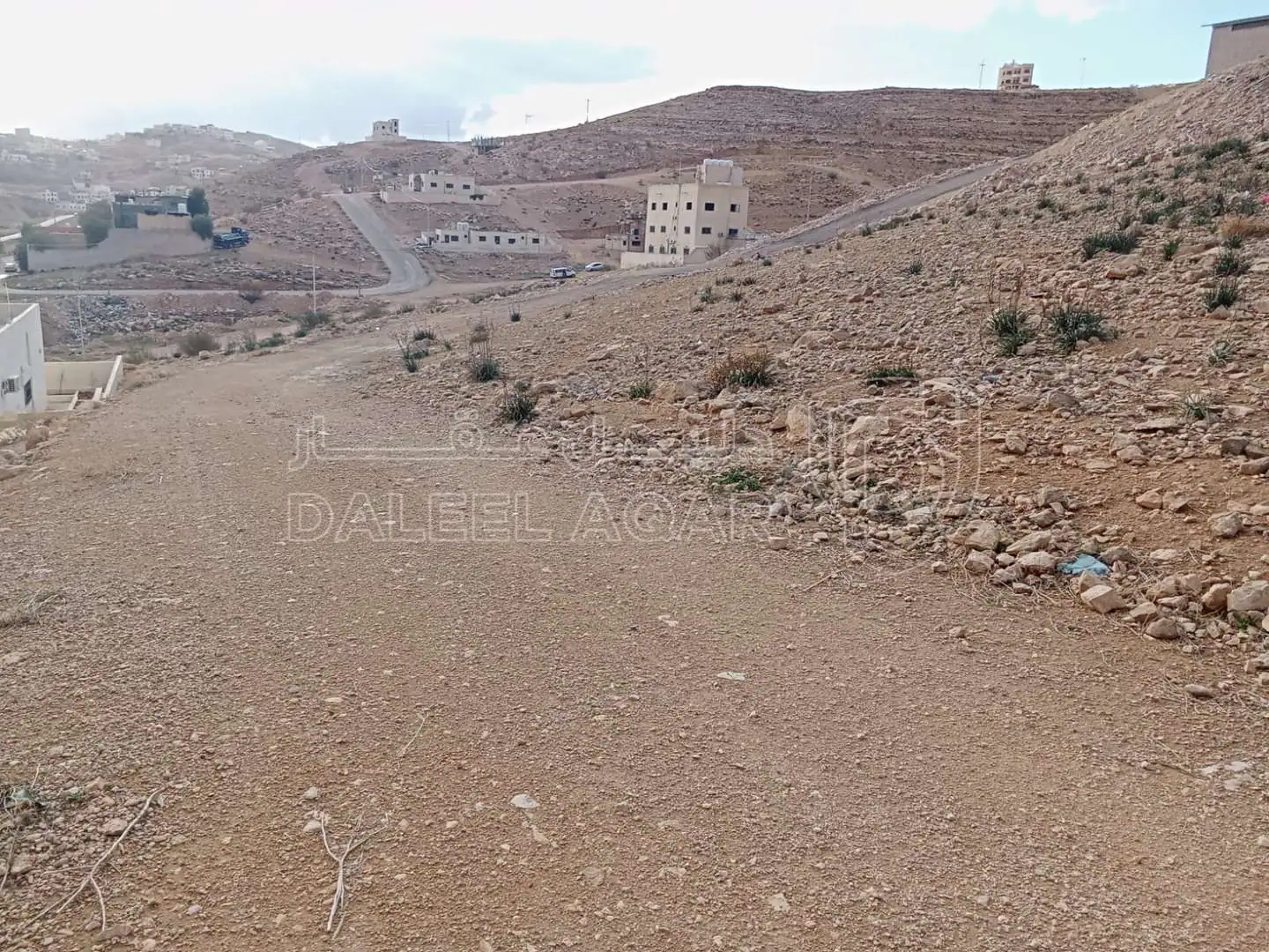 أرض في قرية مزرعة الرحيل  - 21,000 دأ - صورة 1