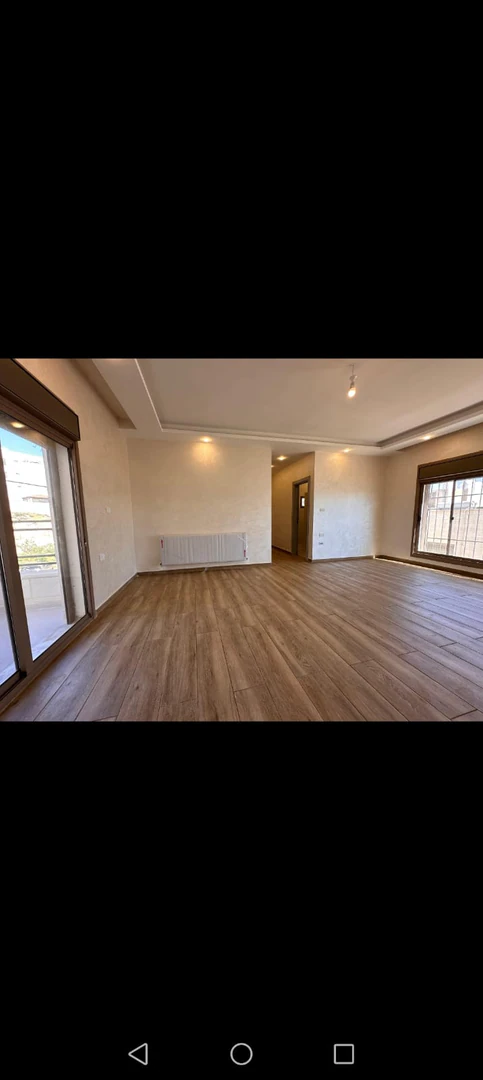 شقة في بالقرب من مديرية شؤون الأفراد - 160,000 دأ - صورة 1