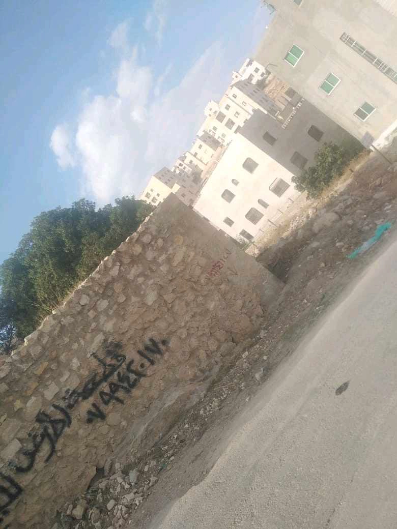 أرض في عمان ام نوارة ٤ بالقرب من مسجد الحاجة سعاد  - 58,000 دأ - صورة 1