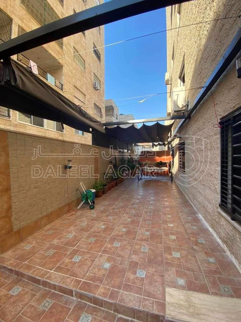 شقة في المدينة الرياضية شارع مهاوش العبداللات عمارة رقم 40 - 135,000 دأ - صورة 1