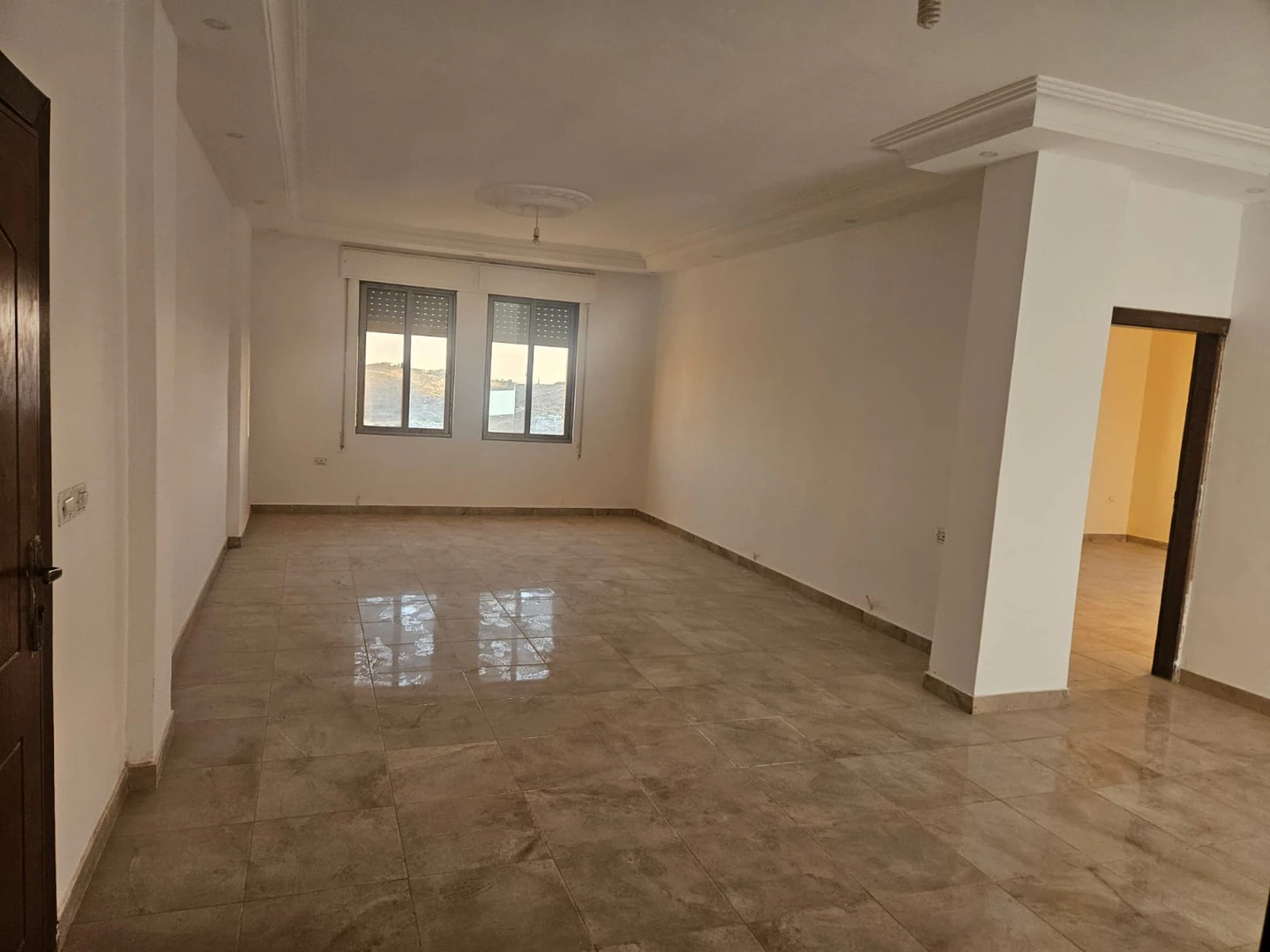 شقة في السلط - نقب الدبور  - 56,000 دأ - صورة 1