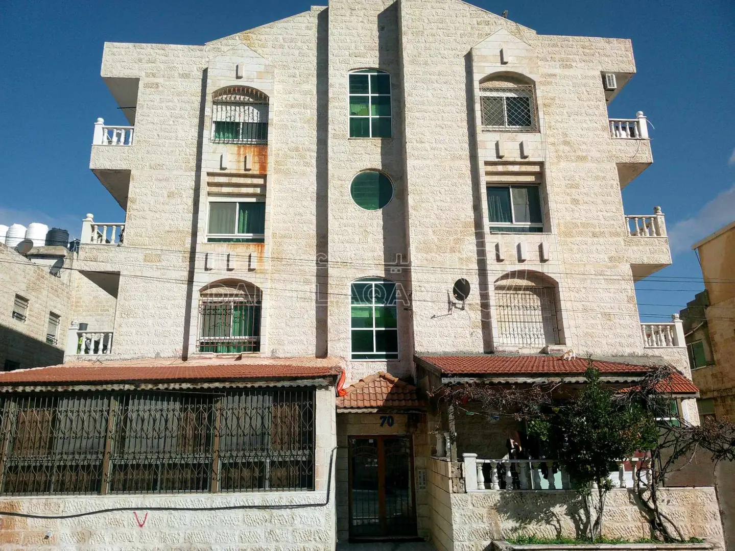 شقة في صويلح قرب دوار الكمالية وقرب مبنى الامانه - 43,000 دأ - صورة 1