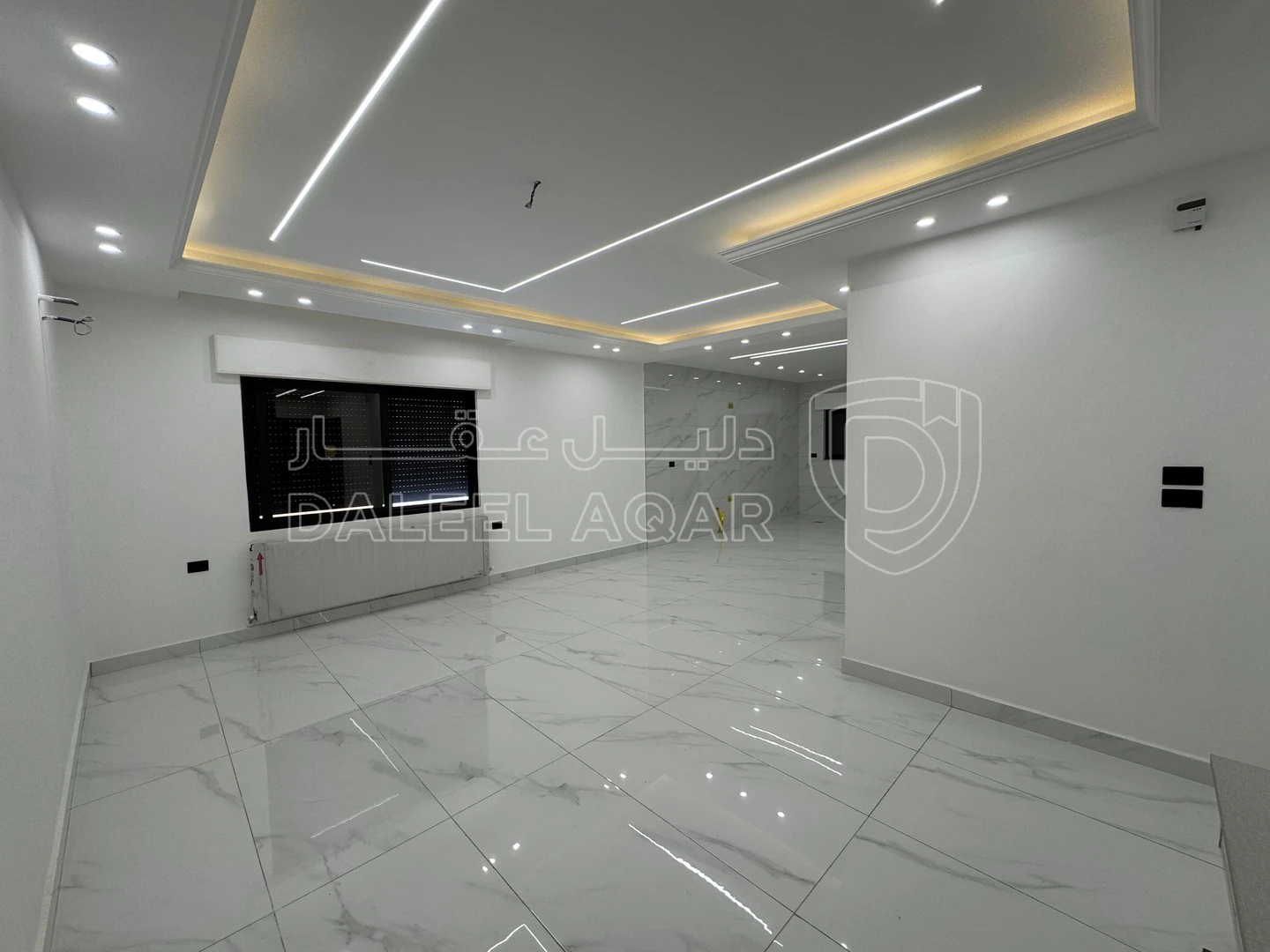 شقة في البنيات - طريق المطار - 125,000 دأ - صورة 1