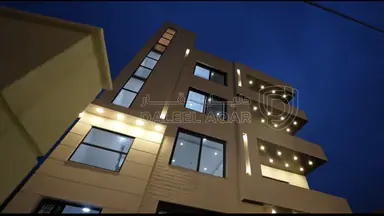 شقة في ‏ALHAKAM HOUSING كاش او أقساط من المالكمشروع مادبا حي الرشاد ((بالقرب من مسجد عيسى أبن مريم))( شقق طابقيه مساحة (174)📌لدينا فريق كامل مجهز في اي وقت للجولات الميدانية وتزويدكم في ادق التفاصيل للمشروع (المشروع جاهزة للتسليم) 🏘️🏘️🏙️ شركتنا مختصة باختيار المواقع الاستراتيجية وفي أرقى المناطق) ________🏘️ مواصفات الشقق بمواصفات ڤلل💯تشطيبات سوبر ديلوكس❇️ مساحة الشقه الاولى 174+220 مساحات خارجيه ❇️ مساحة الشقق (174)م وتتكون من : ✔️ 2 غرف نوم اطفال  ✔️ غرفة ماستر ✔️ 3حمامات ✔️ صالون مع بلكونه✔️ مطبخ مع بلكونه✔️ غرفة ضيوف مع بلكونه 📌مواصفـات الشقة :-🔹المنيوم مقطع خاص Spacer 16m زجاج Double Glaze عازل للحرارة والصوت .🔹اباجورات المنيوم كهرباء معزولة Foam .🔹 بورسلان إسباني نخب أول .🔹 أطقم حمامات معلقة Vetra .🔹 مغاسل كاونتر مع خزائن Laminate .🔹 بطاريات Roca إسباني .🔹 نظام Shower Jet مع قاطع سيكوريت واكسسوارات Stainless steel .🔹 أسقف جبسبمورد مع ديكورات مودرن مميزة لكامل الشقة .🔹انارة Spot light Linear light لكامل الشقة .🔹أبواب قشرة جوز دهان ايطالي .🔹باب رئيسي أمان متعدد الاقفال .🔹دهانات ديكورية للمداخل ودهانات Dulux لداخل الشقة .🔹انتركم  .🔹تمديدات انترنت لكل الغرف .🔹تأسيس كامل للمكيفات لكل الغرف ويشمل النحاس والكهرباء والتصريف .🔹نظام ستلايت مركزي📌مواصفات المشروع :-🔸واجهات وبروزات معمارية مميزة حجر رويشد نخب اول قياس 50 سم .🔸ديكورات للمداخل والادراج وواجهات المصاعد .🔸رخام ايطالي للمداخل والادراج والترسات .🔸مصعد ايطالي Stainless Steel .🔸عزل كامل مائي وحراري لجدران المبنى داخلي وخارجي .🔸موقف سيارة مستقل لكل شقة .🔸خزان ماء اضافي لكل شقة .🔸تشطيبات Super Deluxe .🔸اشراف هندسي كامل على كافة مراحل العمل من التأسيس وحتى التشطيب النهائي .✅ خدمة ضمان ما بعد البيع :-جميع الشقق منفذة باعلى المواصفات الفنية ومكفولة لمدة سنةكاملة 💯.للأستفسار :0777979428 - 75,000 دأ - صورة NaN