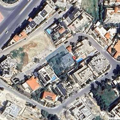 أرض في ارض مساحتها ٨٢٣م معمر عليها ڤيلا طابقين - 800,000 دأ - صورة 1