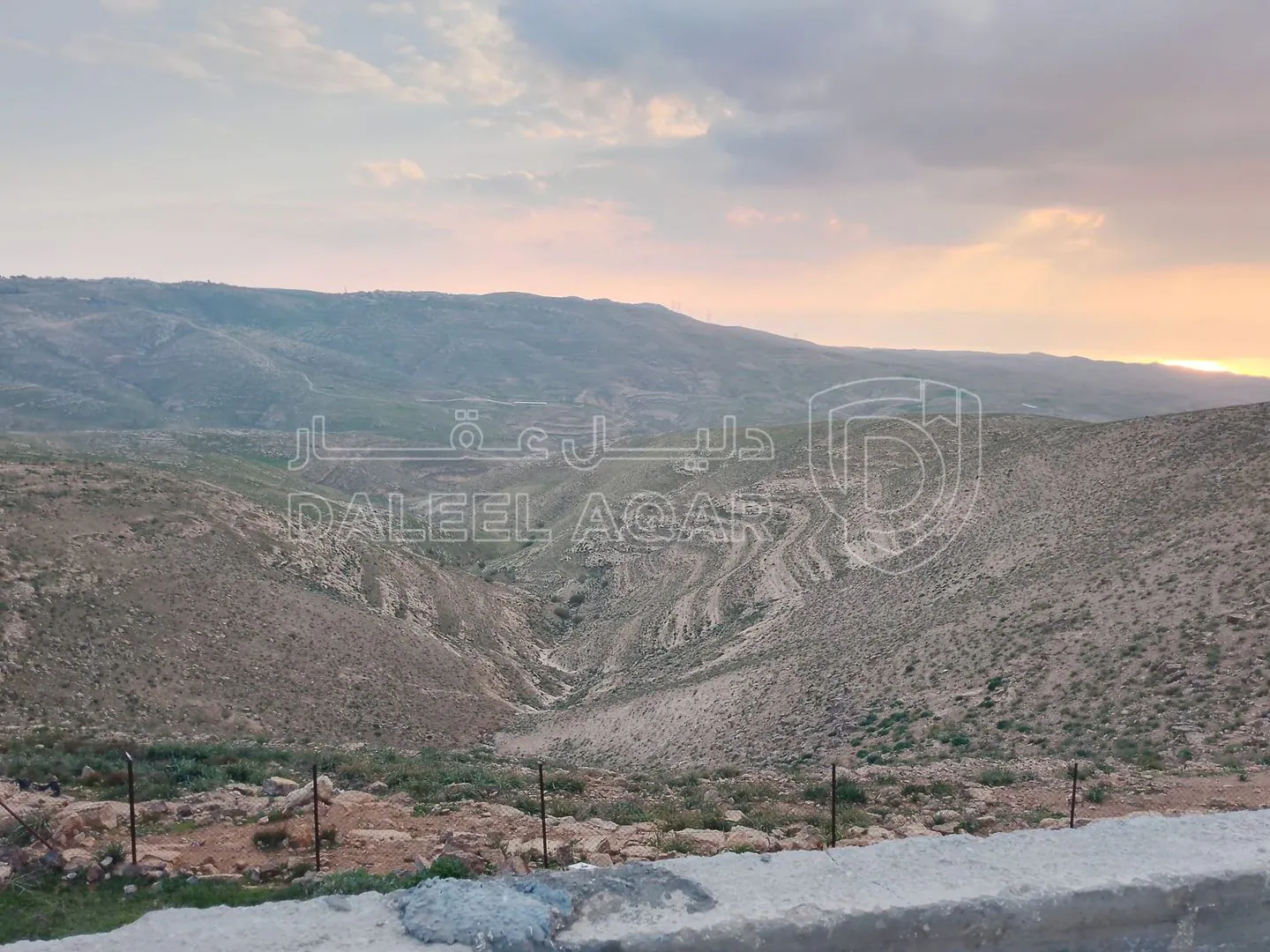 أرض في أراضي مادبا  - 140,000 دأ - صورة 1