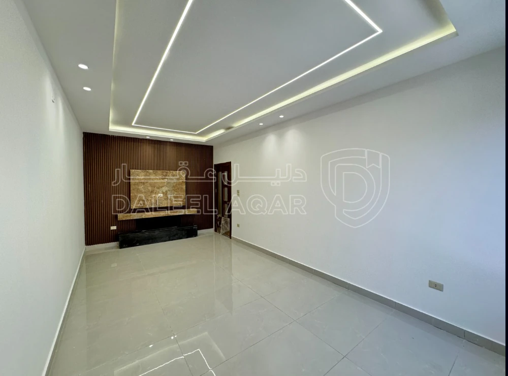 شقة في مقابل جامعة البتراء، قرب مديرية الأمن العام - 91,000 دأ - صورة 1