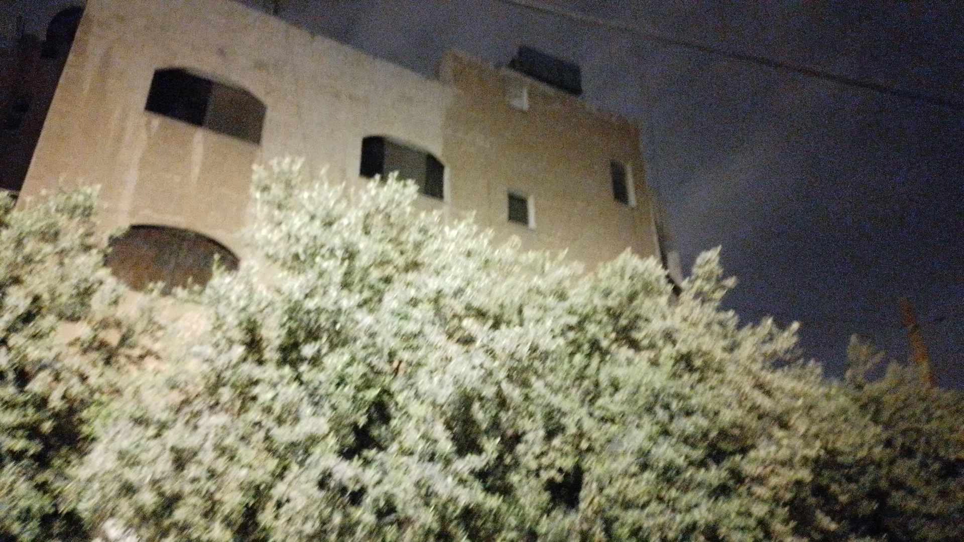 مبنى في ماركا الشماليه حي المزارع ت 0796198119 - 80,000 دأ - صورة 1
