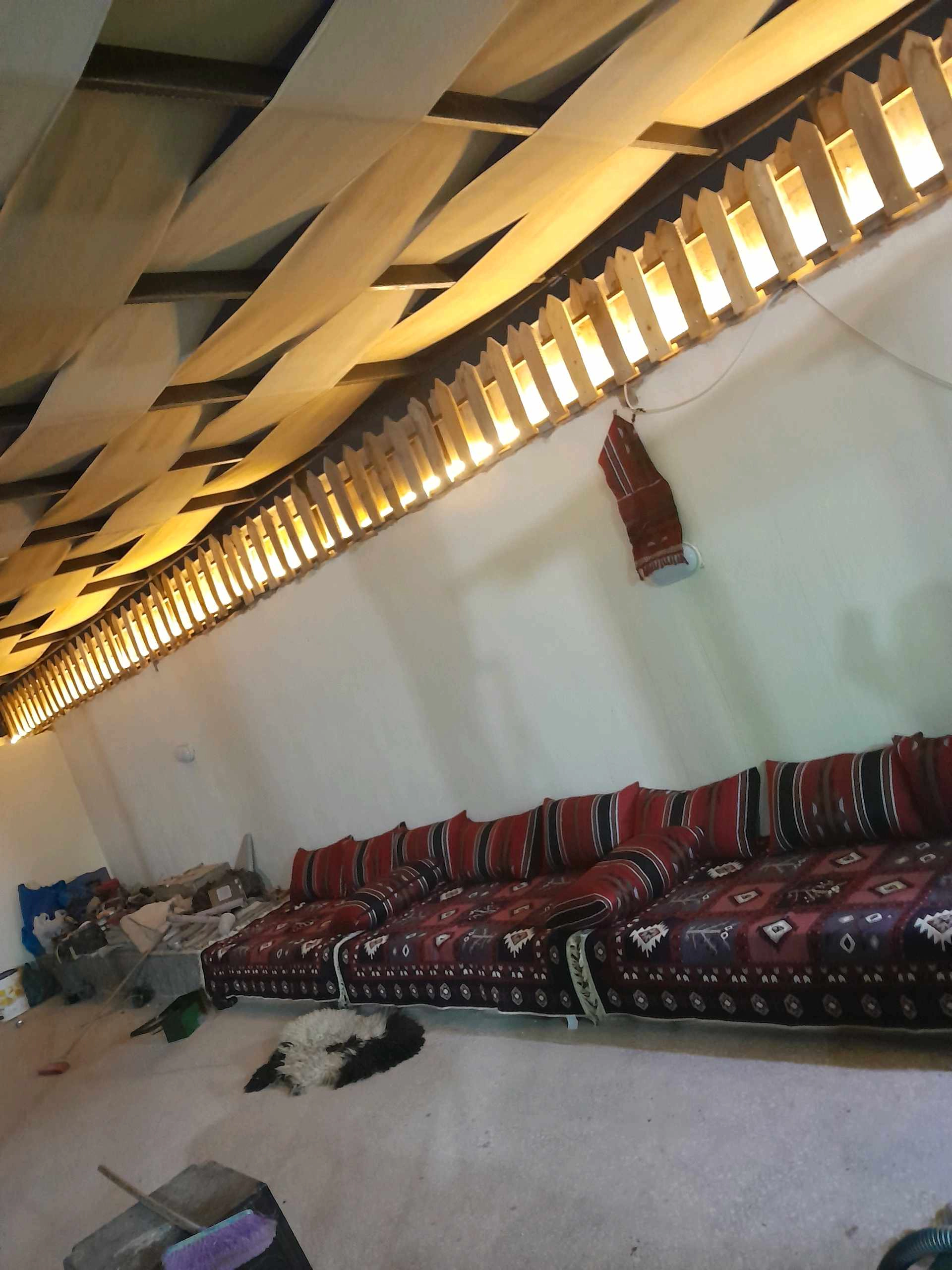 مبنى في المفرق الطوق  - 100,000 دأ - صورة 1