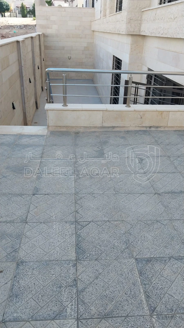 شقة في قرب جامعة البتراء  - 105,000 دأ - صورة 1