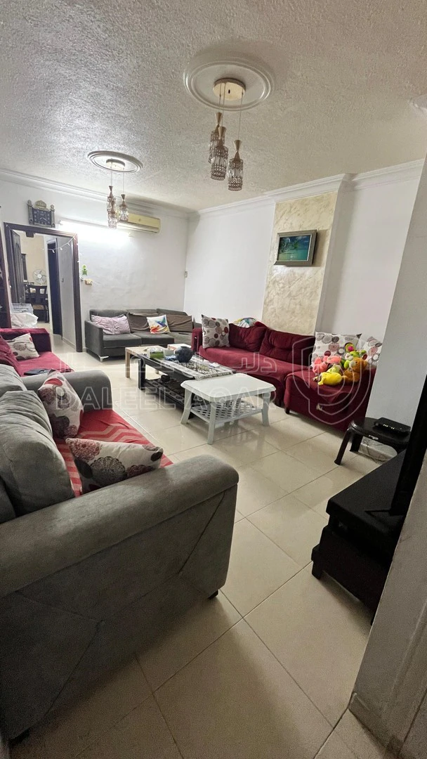 شقة في 🏡 للبيع – شقة بإطلالة ساحرة على وادي الشجرة ومنطقة الدبابنة / السلط – إسكان المهندسين - 65,000 دأ - صورة 1