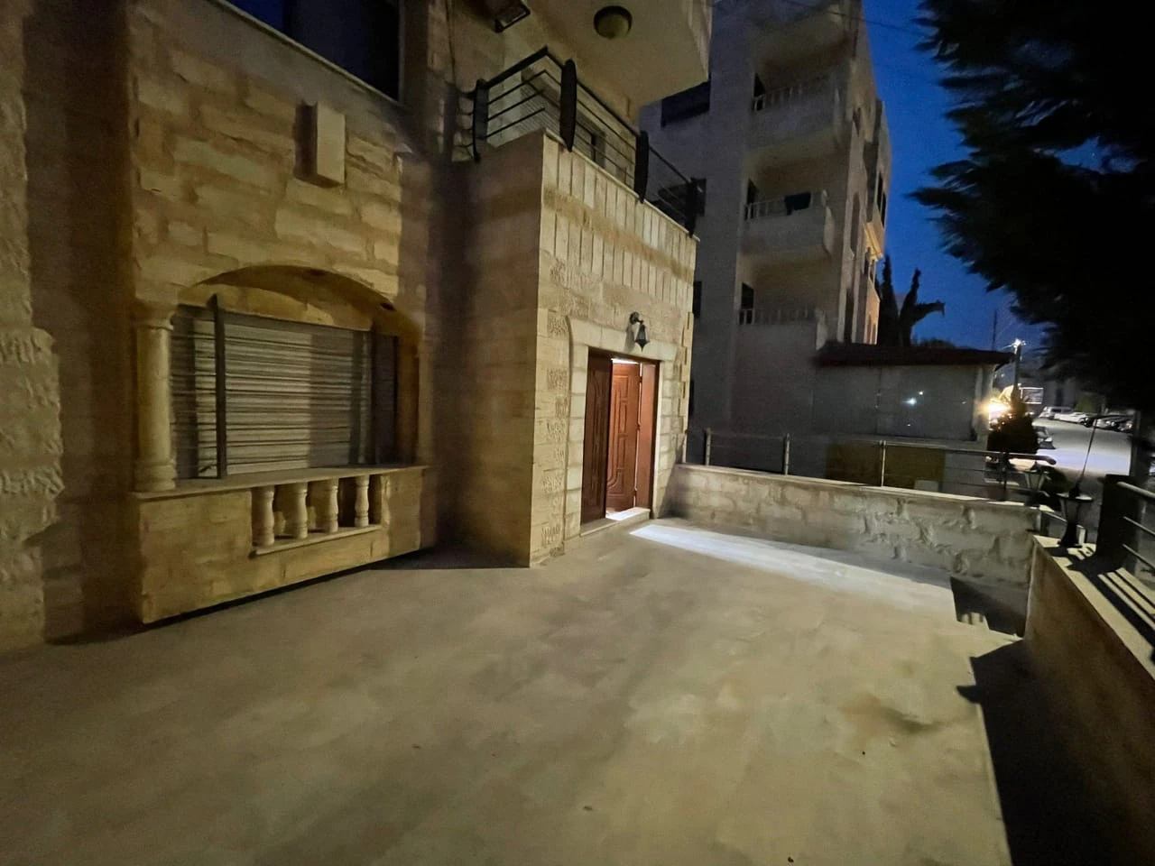 شقة في عمان الجبيهه قريب على محكمه الجمارك - 95,000 دأ - صورة 1