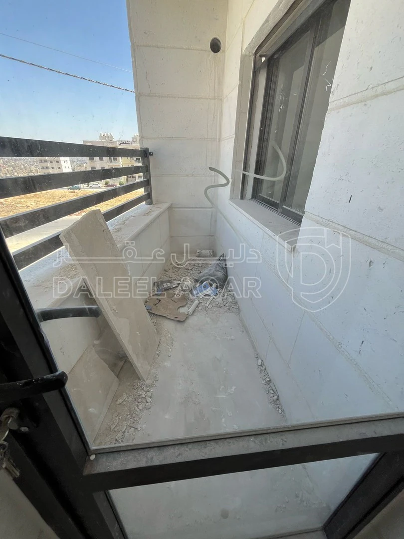 شقة في في جبل الزهور ب 40 الف طابق اول شقة جديدة 90 متر  - 40,000 دأ - صورة 1