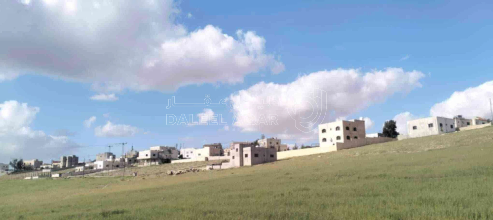 أرض في مشترك محددة داخل التنظيم تحديد حكومي - 15,000 دأ - صورة 1