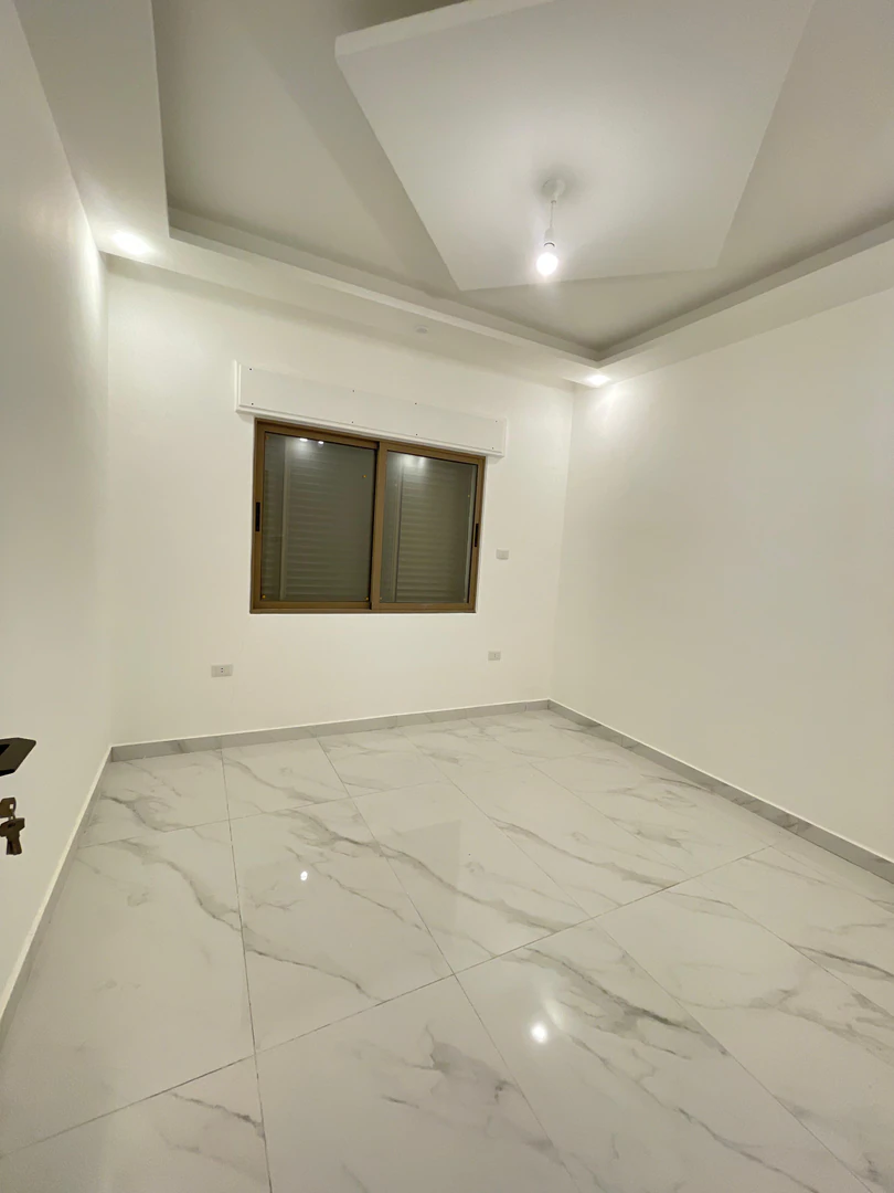 شقة في قرب الراعي مول - 55,000 دأ - صورة 1