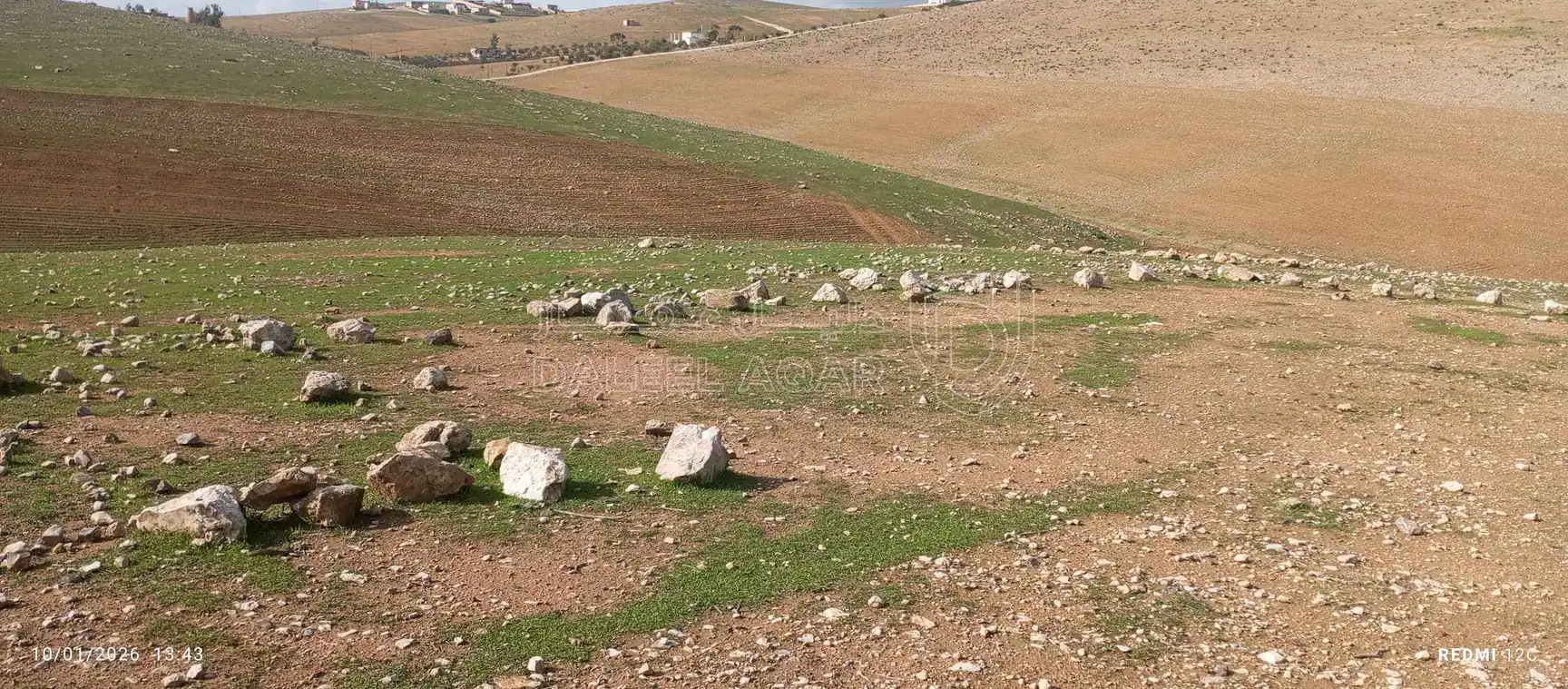 أرض في الزنية حي الظاهرية قريبة من الزرقاء - 15,000 دأ - صورة 1