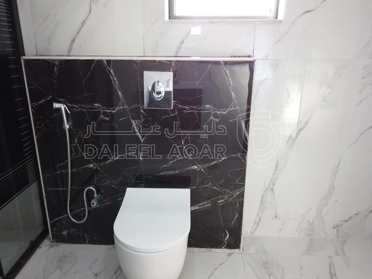 شقة في ‏ALHAKAM HOUSING كاش او أقساط من المالكمشروع مادبا حي الرشاد ((بالقرب من مسجد عيسى أبن مريم))( شقق طابقيه مساحة (174)📌لدينا فريق كامل مجهز في اي وقت للجولات الميدانية وتزويدكم في ادق التفاصيل للمشروع (المشروع جاهزة للتسليم) 🏘️🏘️🏙️ شركتنا مختصة باختيار المواقع الاستراتيجية وفي أرقى المناطق) ________🏘️ مواصفات الشقق بمواصفات ڤلل💯تشطيبات سوبر ديلوكس❇️ مساحة الشقه الاولى 174+220 مساحات خارجيه ❇️ مساحة الشقق (174)م وتتكون من : ✔️ 2 غرف نوم اطفال  ✔️ غرفة ماستر ✔️ 3حمامات ✔️ صالون مع بلكونه✔️ مطبخ مع بلكونه✔️ غرفة ضيوف مع بلكونه 📌مواصفـات الشقة :-🔹المنيوم مقطع خاص Spacer 16m زجاج Double Glaze عازل للحرارة والصوت .🔹اباجورات المنيوم كهرباء معزولة Foam .🔹 بورسلان إسباني نخب أول .🔹 أطقم حمامات معلقة Vetra .🔹 مغاسل كاونتر مع خزائن Laminate .🔹 بطاريات Roca إسباني .🔹 نظام Shower Jet مع قاطع سيكوريت واكسسوارات Stainless steel .🔹 أسقف جبسبمورد مع ديكورات مودرن مميزة لكامل الشقة .🔹انارة Spot light Linear light لكامل الشقة .🔹أبواب قشرة جوز دهان ايطالي .🔹باب رئيسي أمان متعدد الاقفال .🔹دهانات ديكورية للمداخل ودهانات Dulux لداخل الشقة .🔹انتركم  .🔹تمديدات انترنت لكل الغرف .🔹تأسيس كامل للمكيفات لكل الغرف ويشمل النحاس والكهرباء والتصريف .🔹نظام ستلايت مركزي📌مواصفات المشروع :-🔸واجهات وبروزات معمارية مميزة حجر رويشد نخب اول قياس 50 سم .🔸ديكورات للمداخل والادراج وواجهات المصاعد .🔸رخام ايطالي للمداخل والادراج والترسات .🔸مصعد ايطالي Stainless Steel .🔸عزل كامل مائي وحراري لجدران المبنى داخلي وخارجي .🔸موقف سيارة مستقل لكل شقة .🔸خزان ماء اضافي لكل شقة .🔸تشطيبات Super Deluxe .🔸اشراف هندسي كامل على كافة مراحل العمل من التأسيس وحتى التشطيب النهائي .✅ خدمة ضمان ما بعد البيع :-جميع الشقق منفذة باعلى المواصفات الفنية ومكفولة لمدة سنةكاملة 💯.للأستفسار :0777979428 - 75,000 دأ - صورة 1