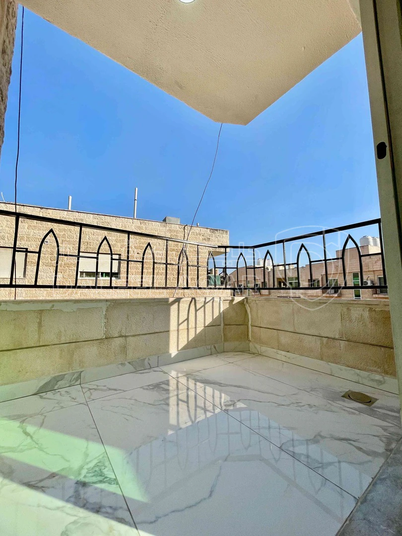 شقة في خلف مركز الحسين 5 START  نوم 3 صالون سفره بلكونة   - 68,000 دأ - صورة 1