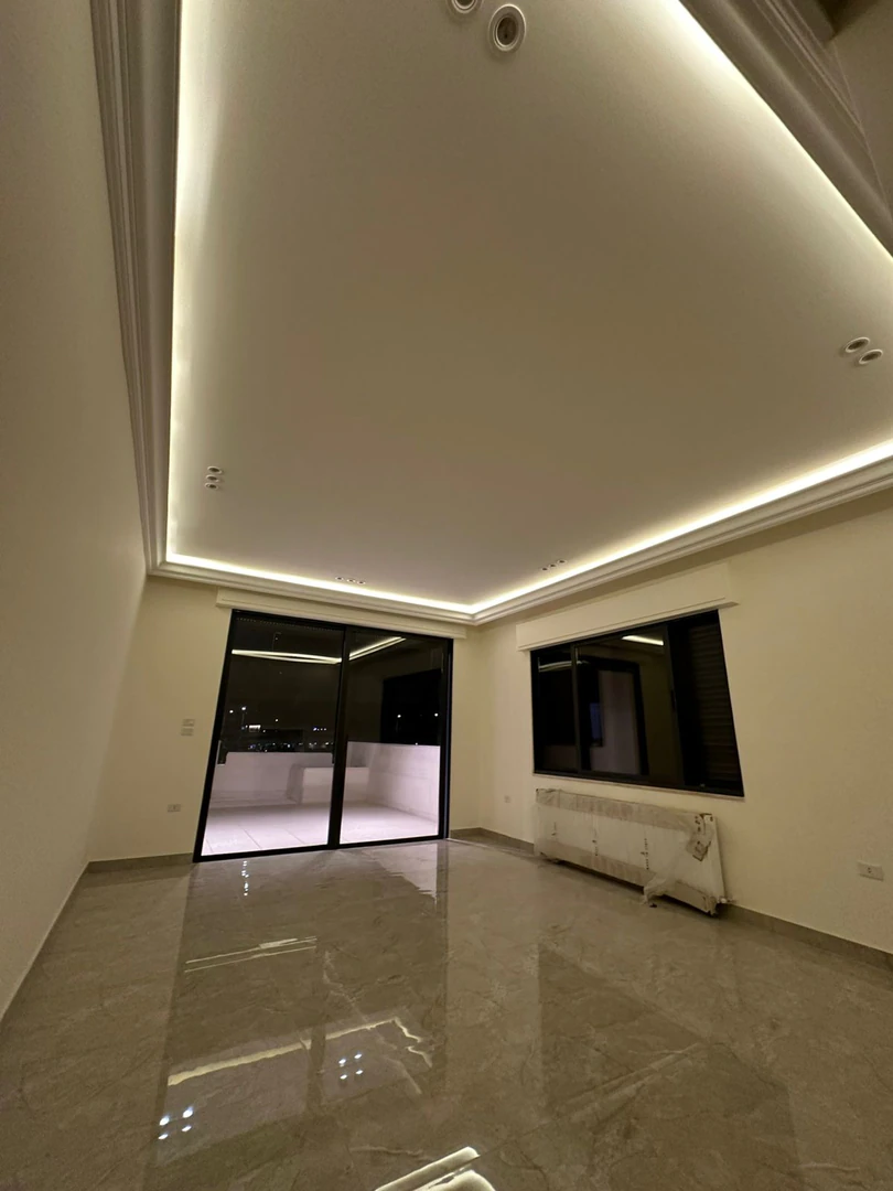 شقة في قرب اشارات حي الصحابه - 118,000 دأ - صورة 1