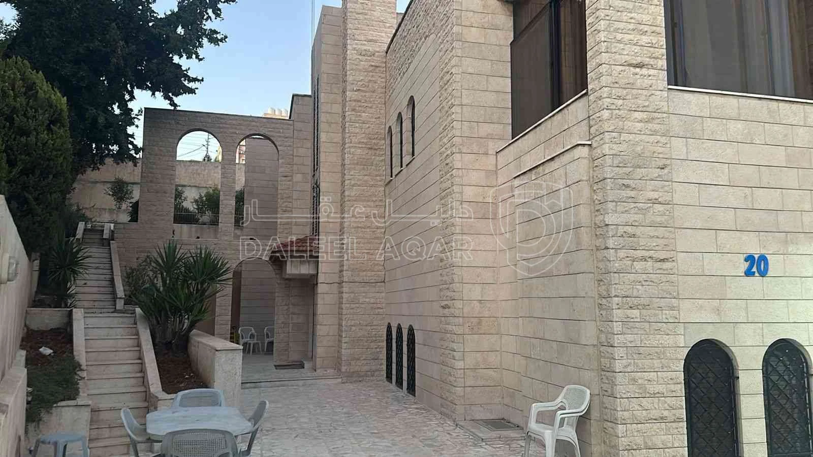 فيلا/منزل في عمان المدينه الرياضية خلف المختار مول - 500,000 دأ - صورة 1