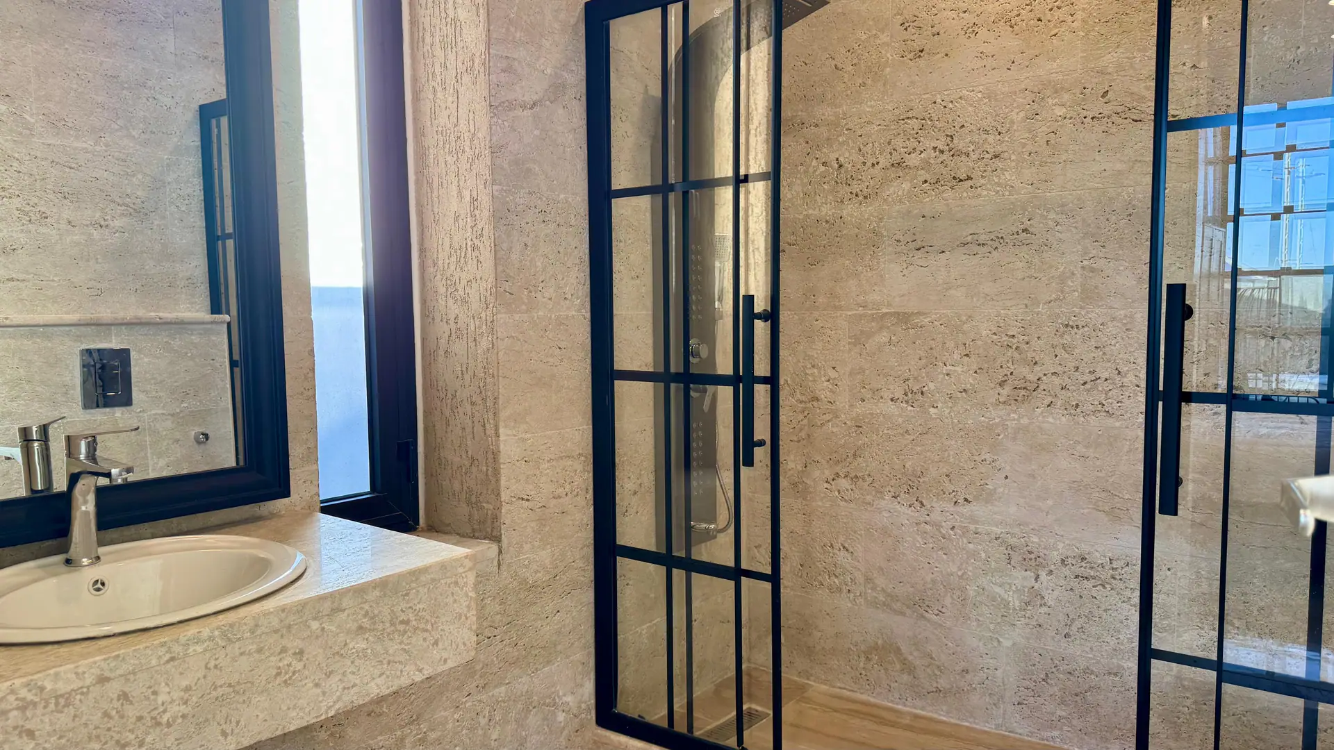 مزرعة/شاليه في 39 كم عن الرويال  - 168,000 دأ - صورة 1