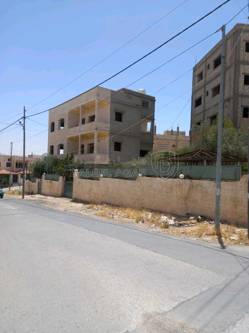مبنى في الزرقاء بالقرب من كنيسة الماريوسف  - 145,000 دأ - صورة 1