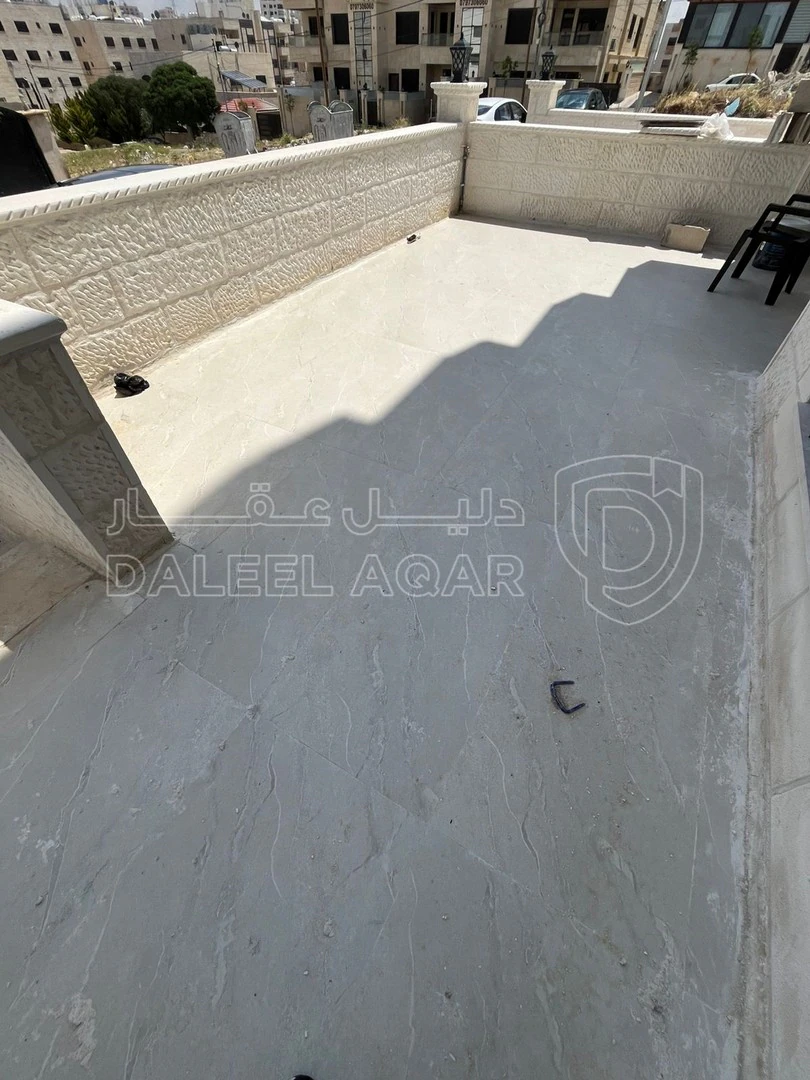 شقة في شقة للبيع في البنيات طابق ارضي مع ترس و كراج - 74,000 دأ - صورة 1